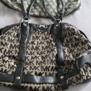 Preowned Michael Kors Shoulder Bag